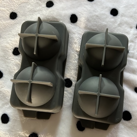 Set of 2 rubber spear ice tray - Picture 4 of 4